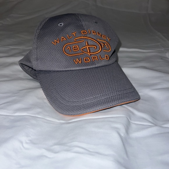 Walt Disney‎ World Hat Mens Grey Adjustable Strap Back Disney Parks Baseball Cap - Picture 1 of 5